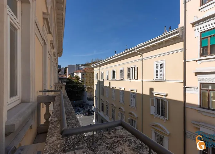 The House Of Joy - Luminoso - Clima - Balcone * Трієст